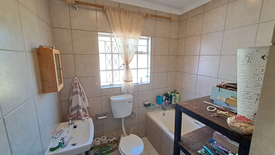 2 Bedroom Property for Sale in Langenhovenpark Free State